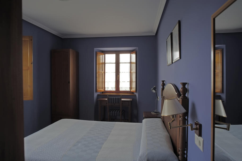 Penzion La Rectoral De San Juan El Franco Pokoj fotografie